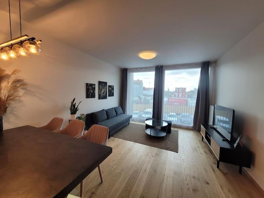 Apartment Terrace And Free Parking